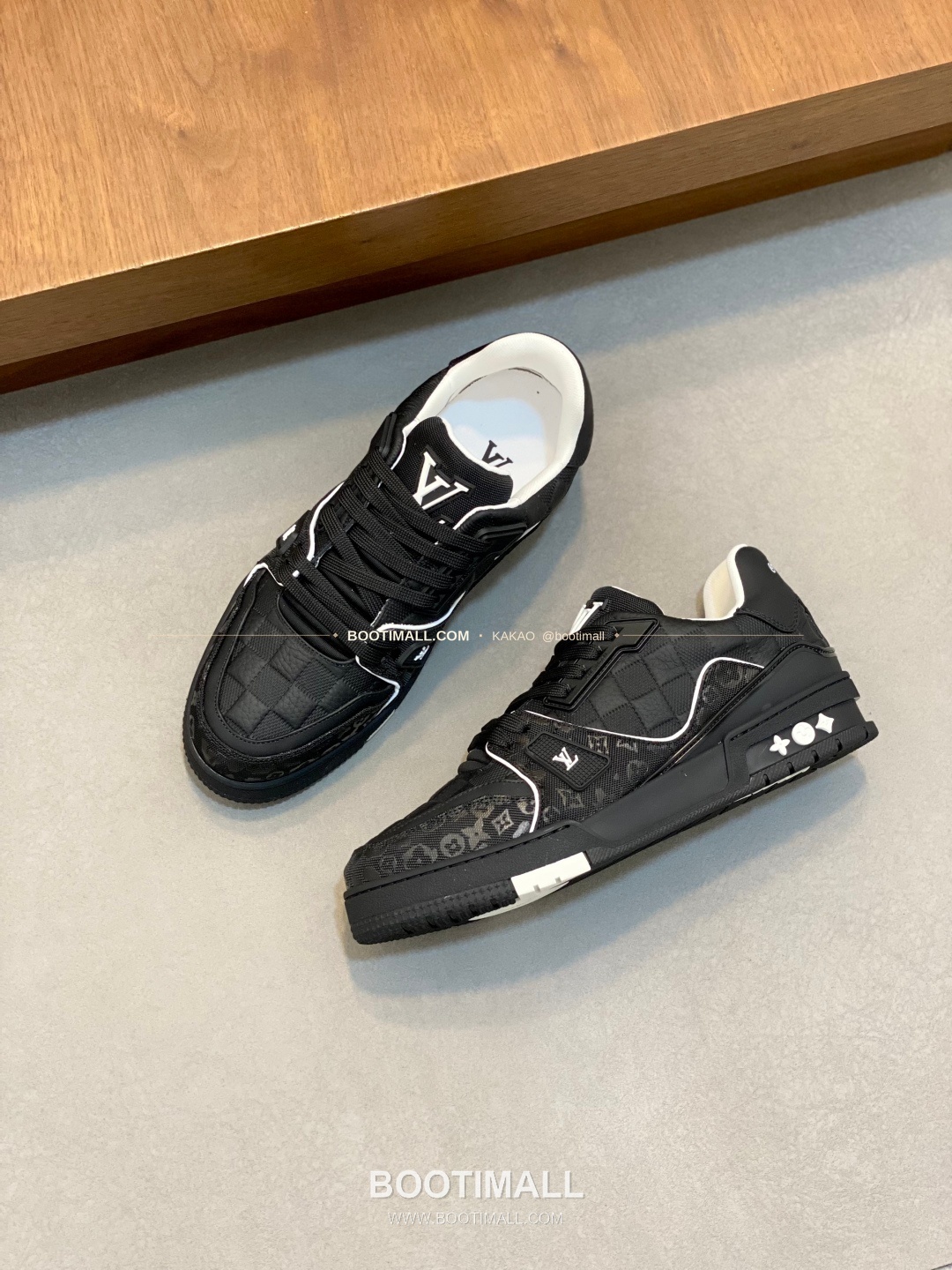 루이비통 트레이너 그레인가죽 로고 레이스업 스니커즈 블랙 Louis Vuitton Trainer Grained Calfskin Logo Lace-Up Sneakers 5