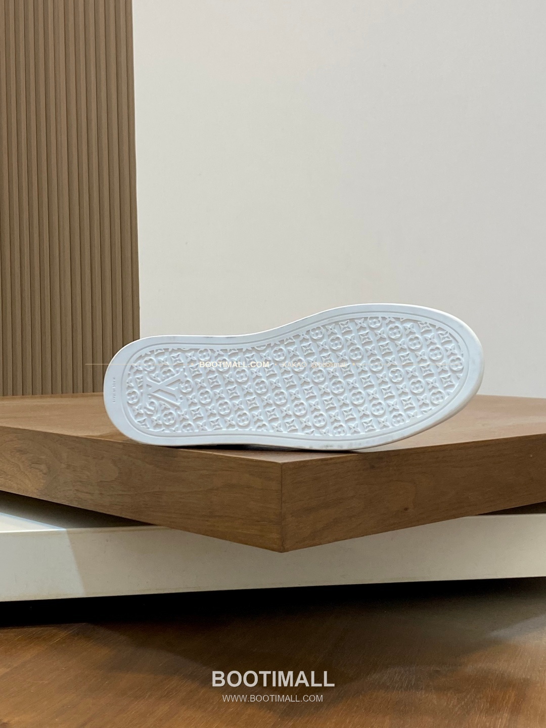 루이비통 송아지가죽 모노그램 로고 레이스업 스니커즈 카키 Louis Vuitton Calfskin Monogram Logo Lace-Up Sneakers 9