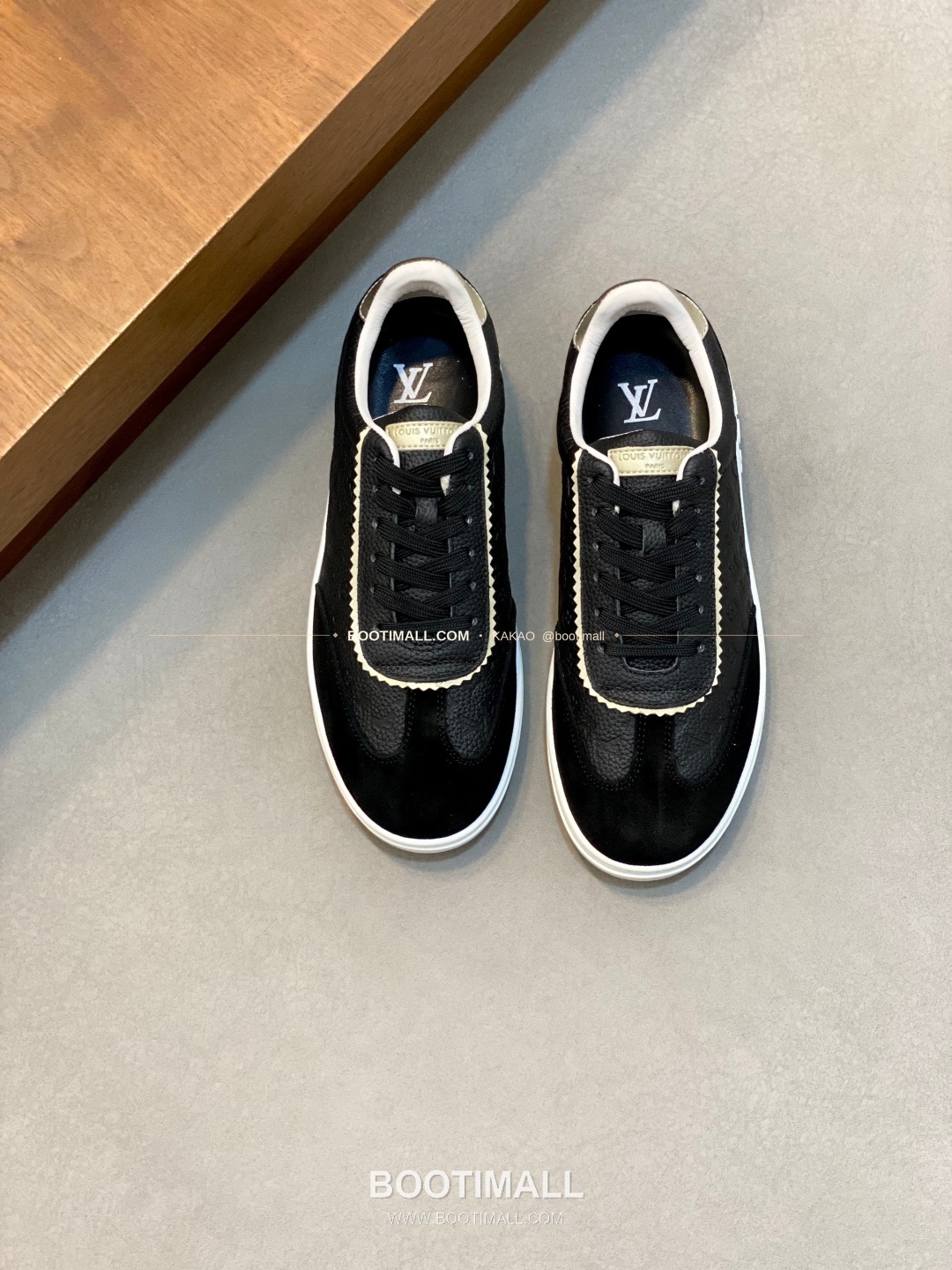 루이비통 송아지가죽 모노그램 로고 레이스업 스니커즈 블랙 Louis Vuitton Calfskin Monogram Logo Lace-Up Sneakers 1