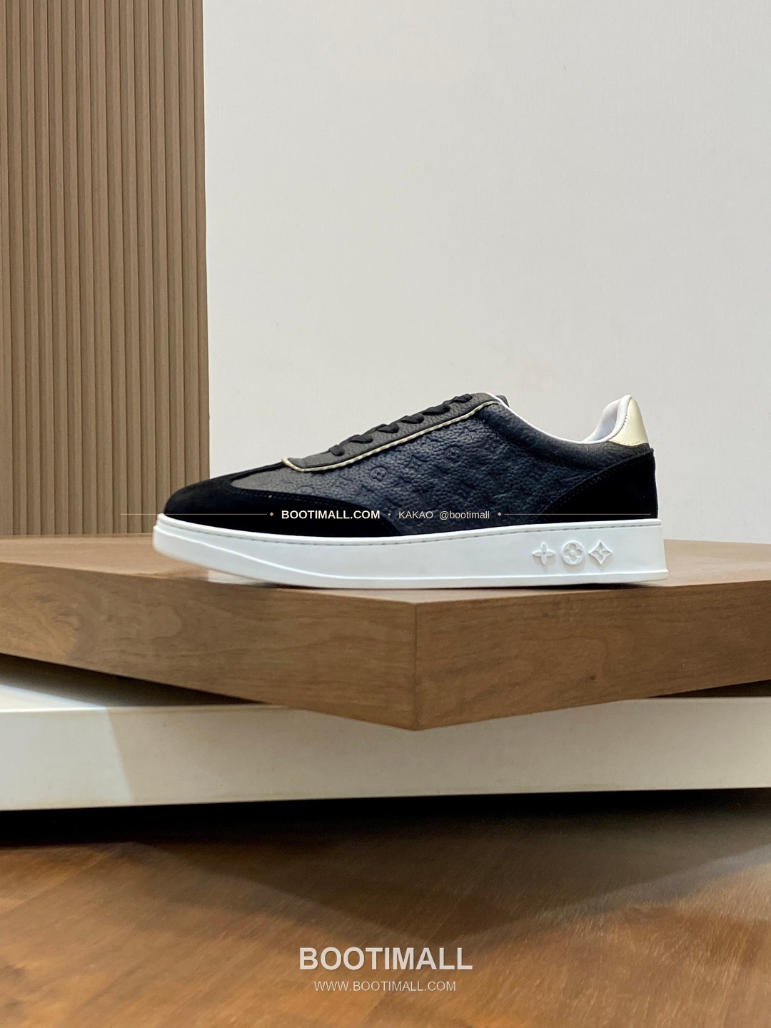 루이비통 송아지가죽 모노그램 로고 레이스업 스니커즈 블랙 Louis Vuitton Calfskin Monogram Logo Lace-Up Sneakers 2