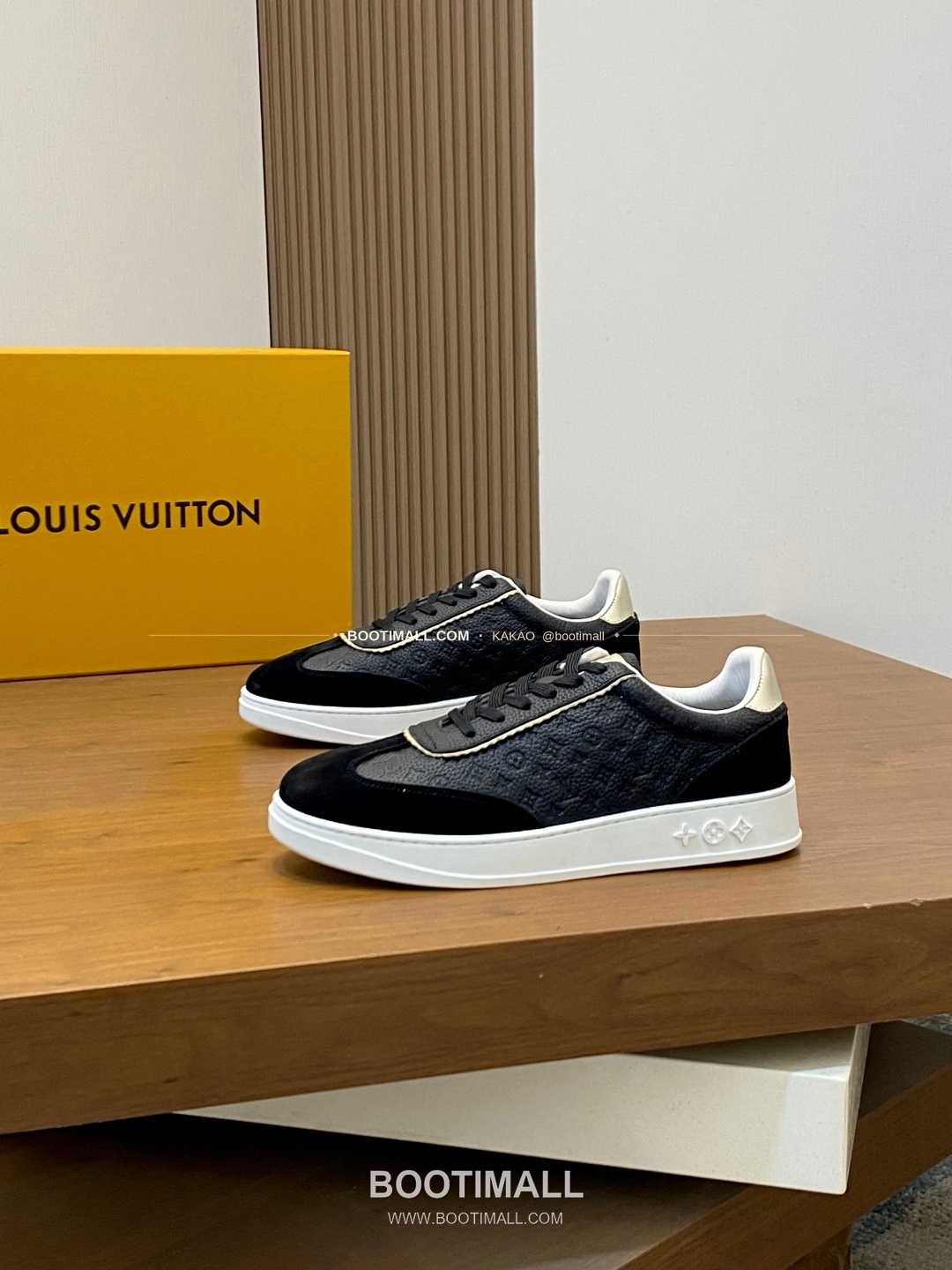 루이비통 송아지가죽 모노그램 로고 레이스업 스니커즈 블랙 Louis Vuitton Calfskin Monogram Logo Lace-Up Sneakers 3
