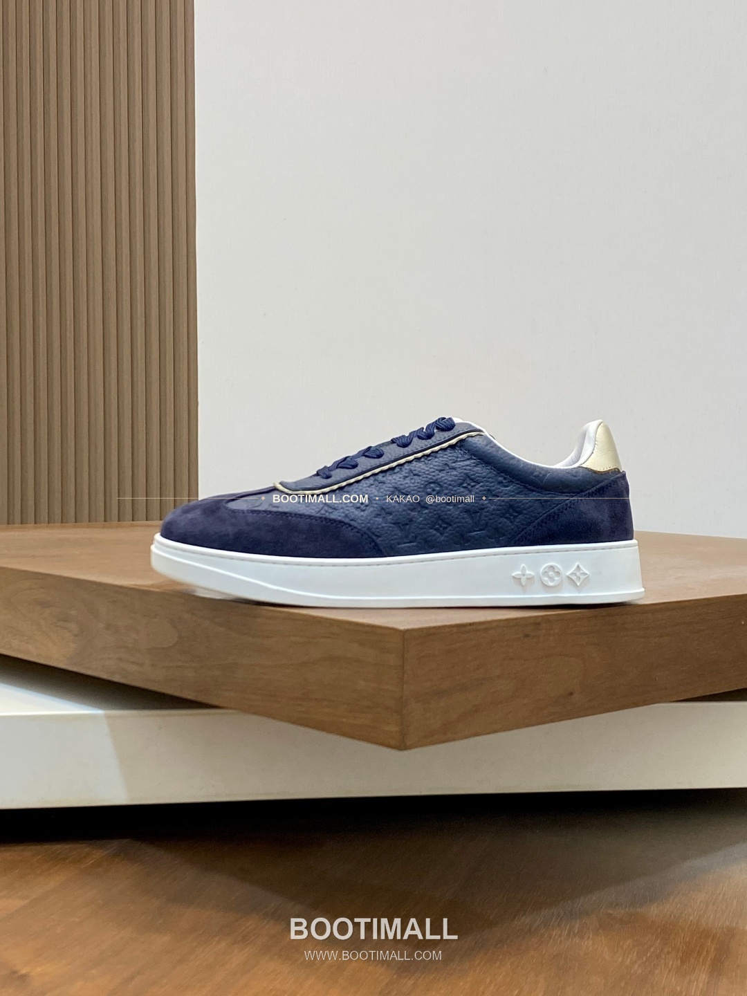 루이비통 송아지가죽 모노그램 로고 레이스업 스니커즈 네이비 Louis Vuitton Calfskin Monogram Logo Lace-Up Sneakers 2