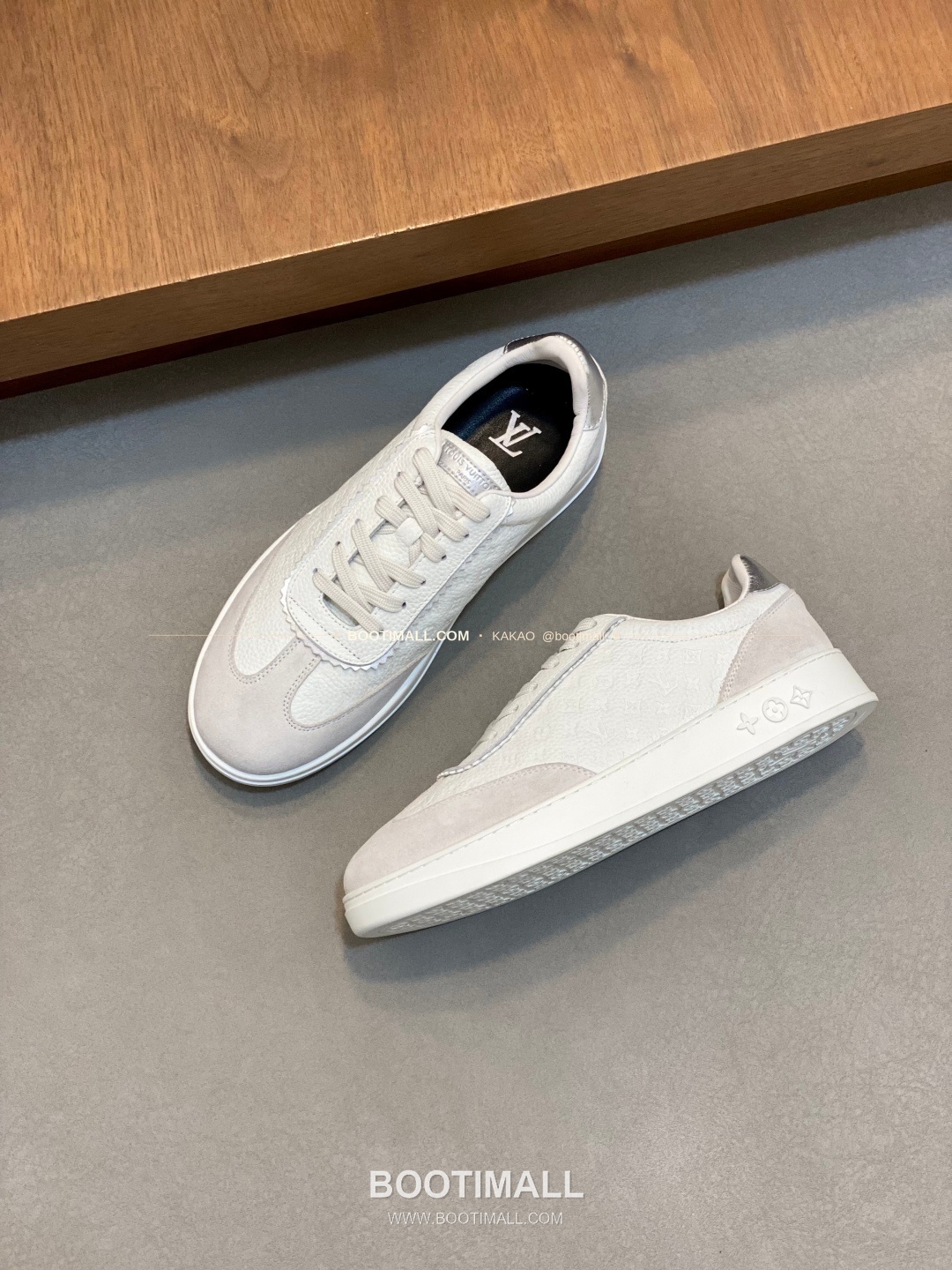 루이비통 송아지가죽 모노그램 로고 레이스업 스니커즈 화이트 Louis Vuitton Calfskin Monogram Logo Lace-Up Sneakers 5