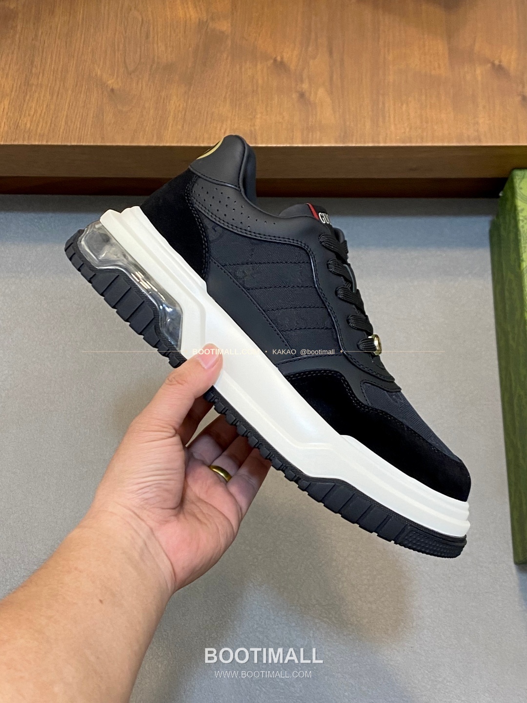 구찌 나파가죽 로고 레이스업 스니커즈 블랙 Gucci Nappa Calfskin Logo Lace-Up Sneakers 4