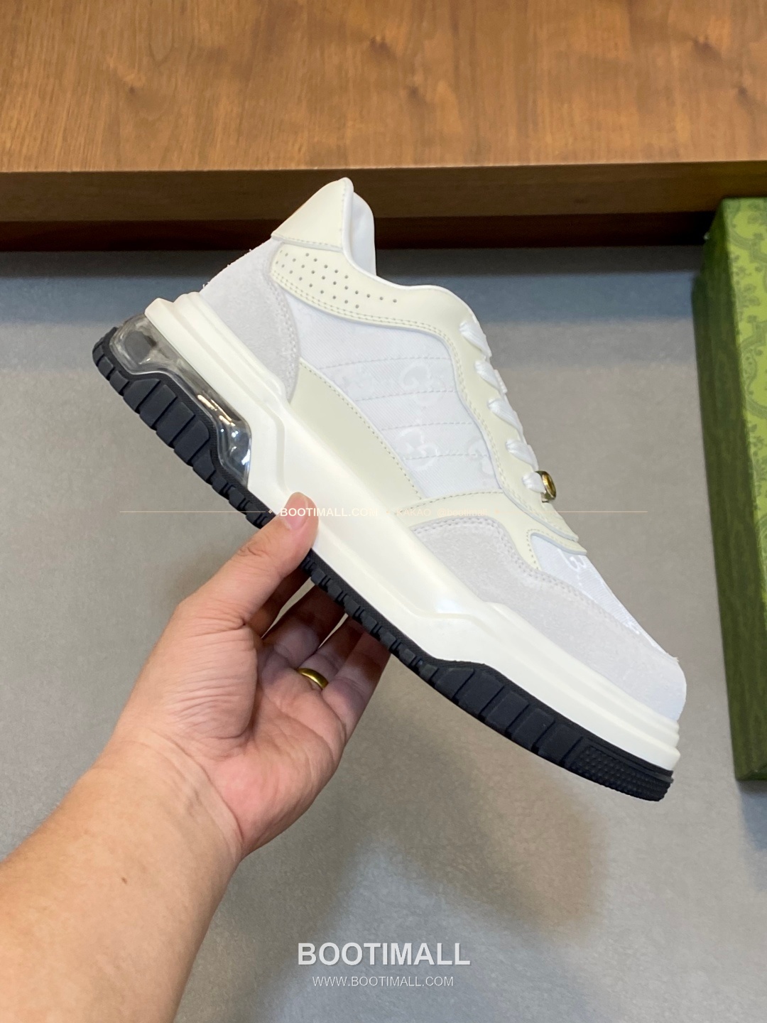 구찌 나파가죽 로고 레이스업 스니커즈 화이트 Gucci Nappa Calfskin Logo Lace-Up Sneakers 4