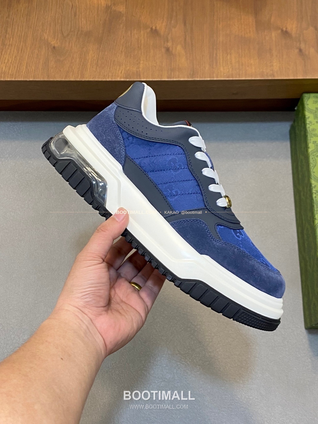 구찌 나파가죽 로고 레이스업 스니커즈 네이비 Gucci Nappa Calfskin Logo Lace-Up Sneakers 4