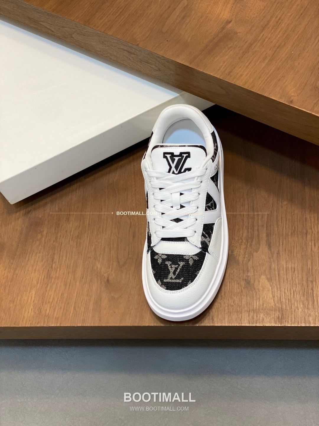 루이비통 모노그램 송아지가죽 에어솔 레이스업 스니커즈 Louis Vuitton Monogram Calfskin Air Sole Lace-Up Sneakers 5cm 6
