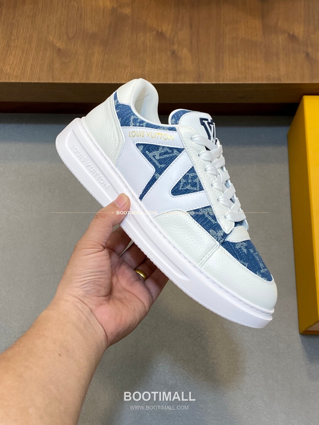 루이비통 모노그램 송아지가죽 에어솔 레이스업 스니커즈 Louis Vuitton Monogram Calfskin Air Sole Lace-Up Sneakers 5cm 4