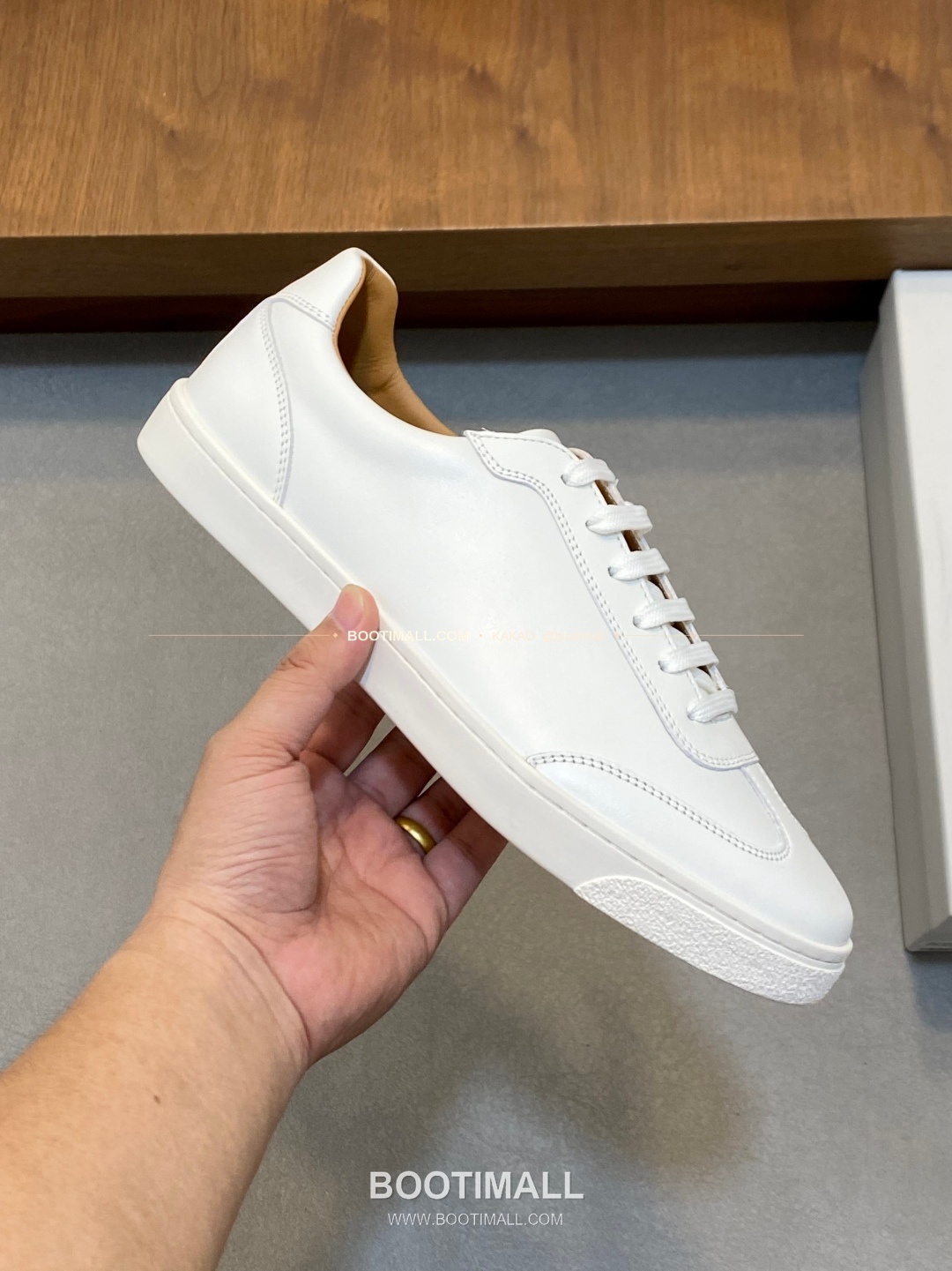 브루넬로쿠치넬리 캐시미어 스웨이드 펀칭 로고 레이스업 스니커즈 화이트 Brunello Cucinelli Cashmere Suede Perforated Logo Lace-Up Sneakers 4