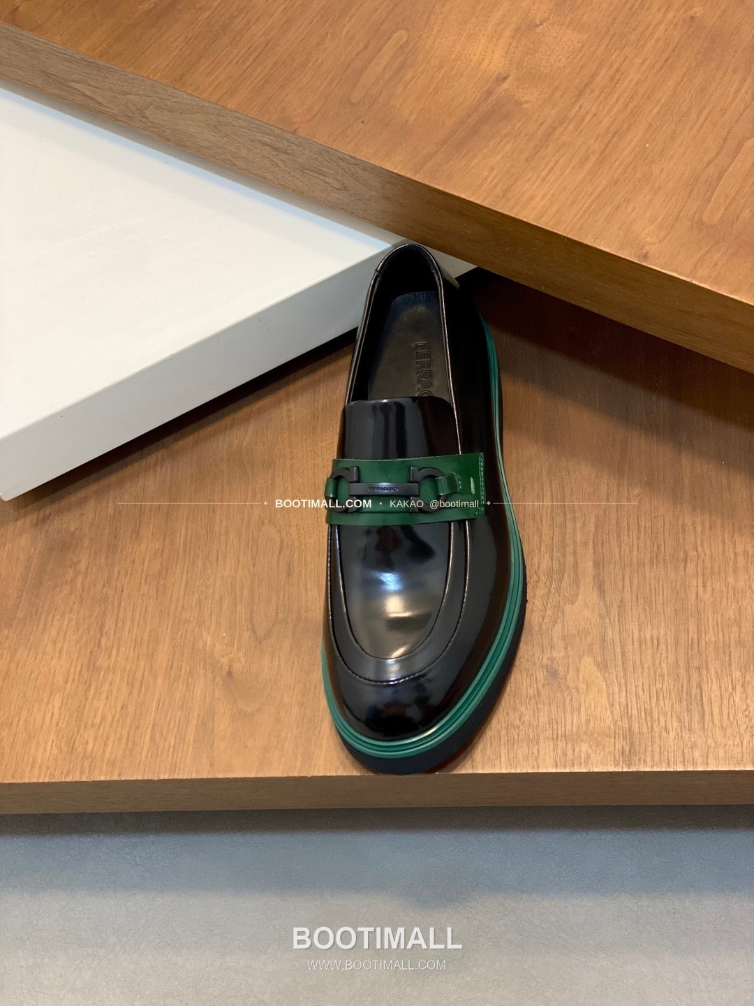 페라가모 페이턴트 송아지가죽 로고 슬립온 모카신 로퍼 블랙/그린 Ferragamo Patent Calfskin Logo Slip-On Moccasin Loafers 6