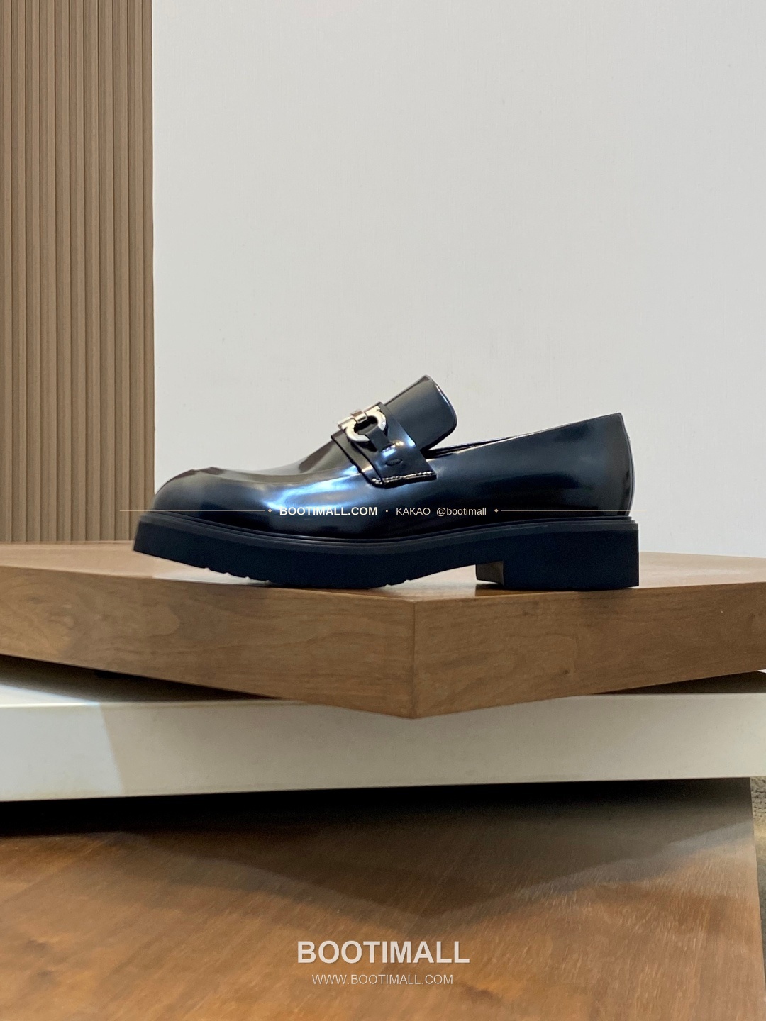 페레가모 페이턴트 송아지가죽 로고 슬립온 모카신 로퍼 유광블랙 Ferragamo Patent Calfskin Logo Slip-On Moccasin Loafers 2