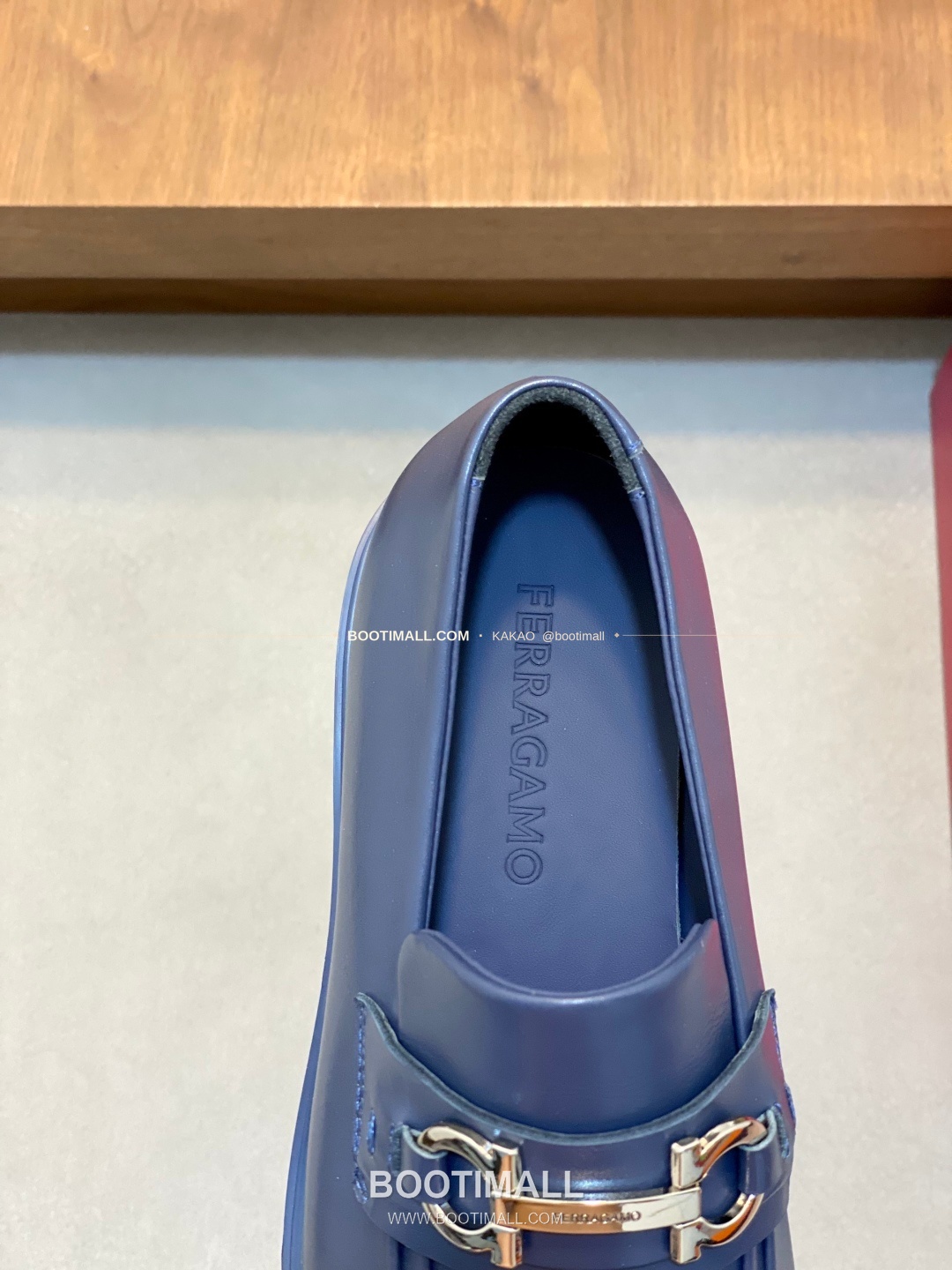 페레가모 페이턴트 송아지가죽 로고 슬립온 모카신 로퍼 네이비 Ferragamo Patent Calfskin Logo Slip-On Moccasin Loafers 7