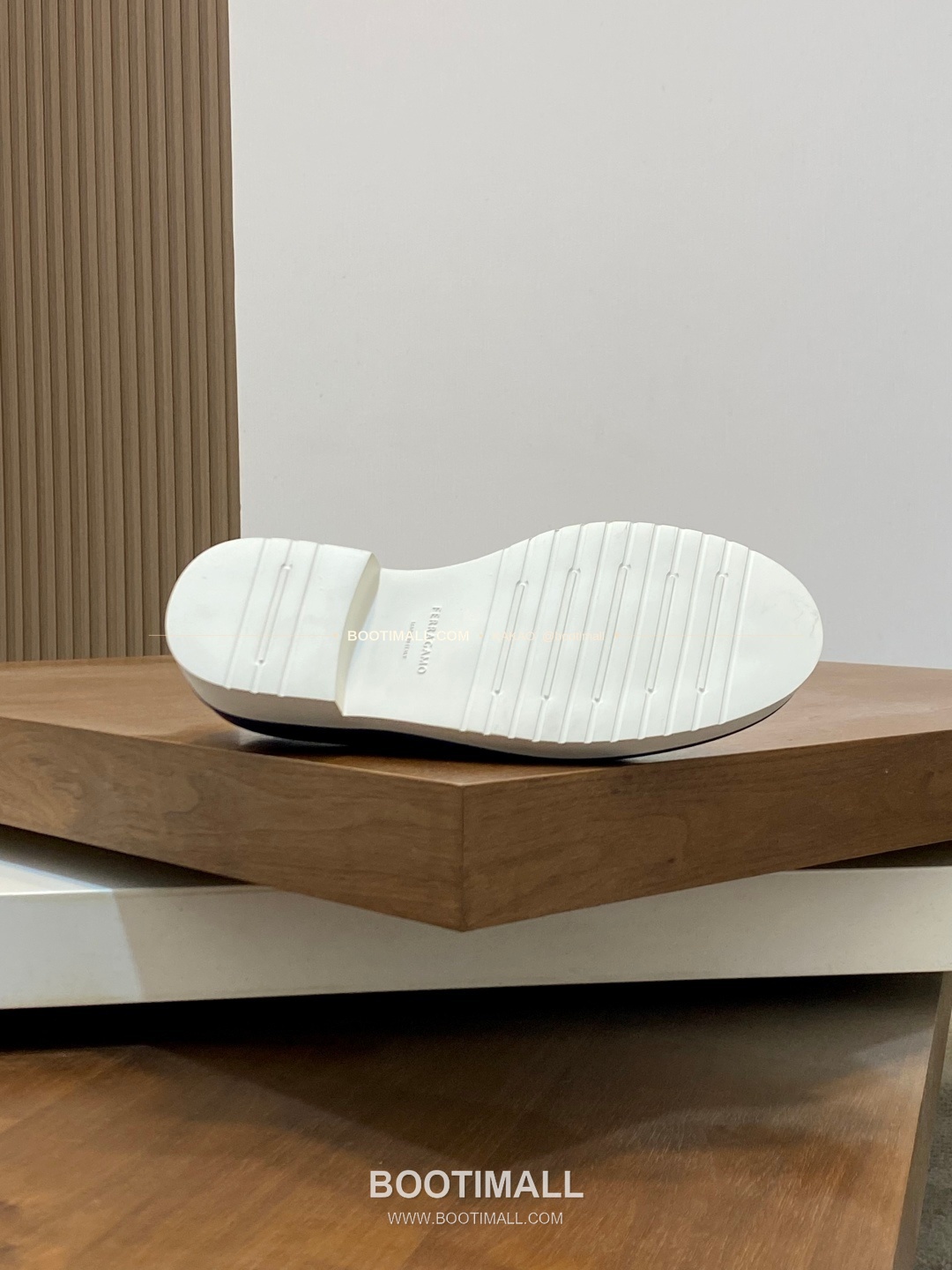 페레가모 페이턴트 송아지가죽 로고 슬립온 모카신 로퍼 네이비 Ferragamo Patent Calfskin Logo Slip-On Moccasin Loafers 9