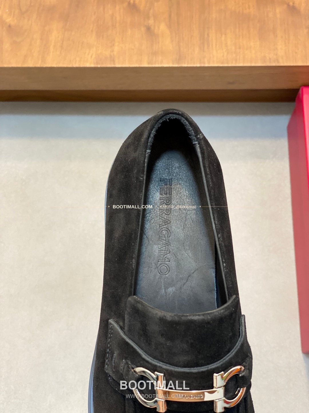 페레가모 페이턴트 송아지가죽 로고 슬립온 모카신 로퍼 스웨이드 블랙 Ferragamo Patent Calfskin Logo Slip-On Moccasin Loafers 7