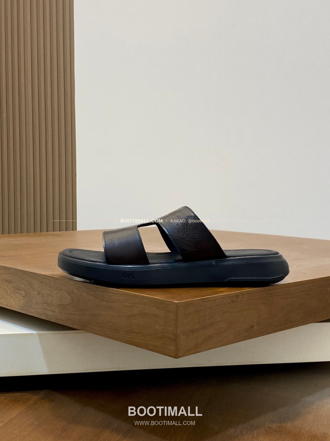 벨루티 베네치아가죽 핸드페인팅 슬립온 샌들 브라운 Berluti Venezia Calfskin Hand Painted Slip-On Sandals 2