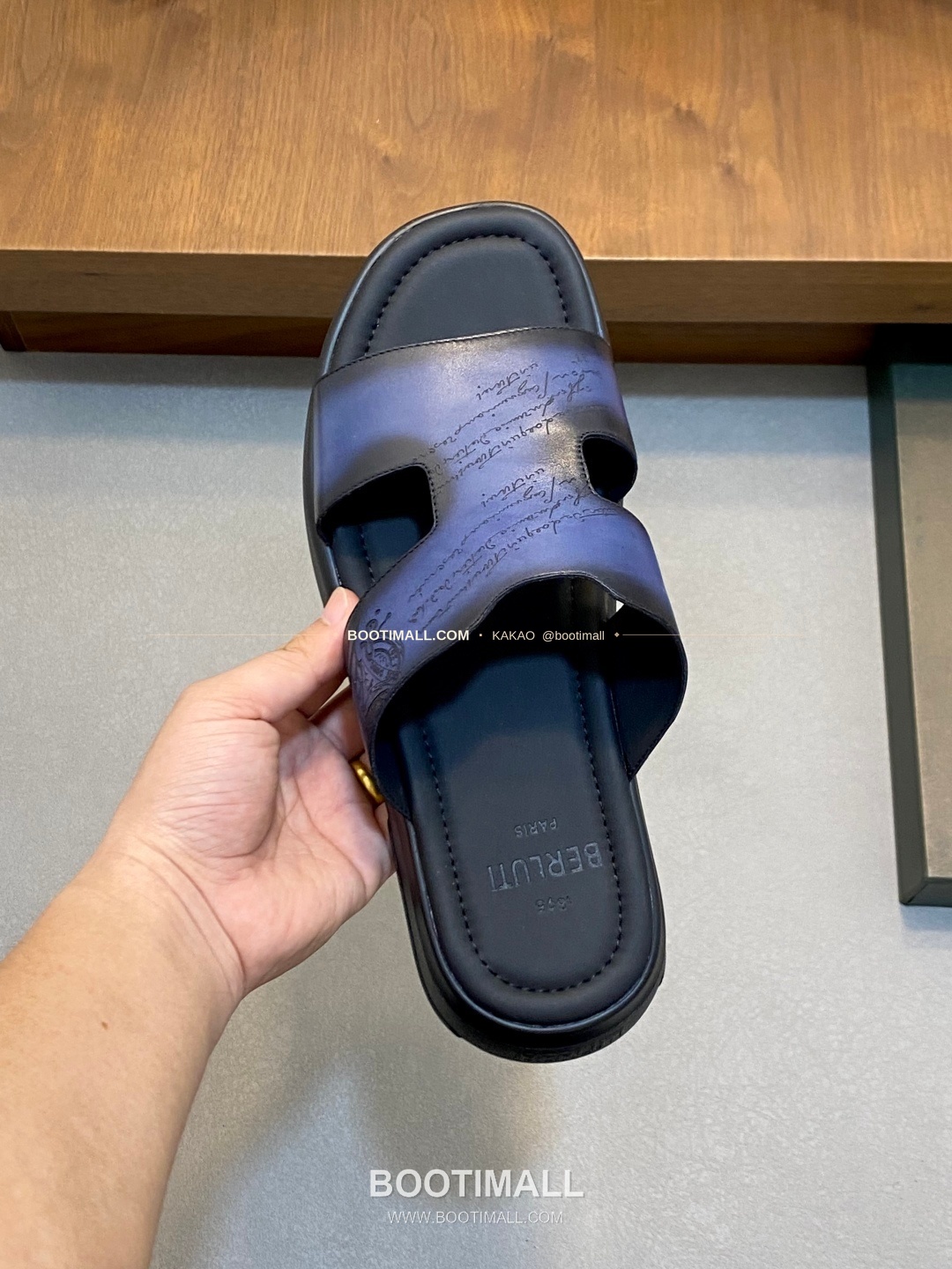 벨루티 베네치아가죽 핸드페인팅 슬립온 샌들 네이비 Berluti Venezia Calfskin Hand Painted Slip-On Sandals 7