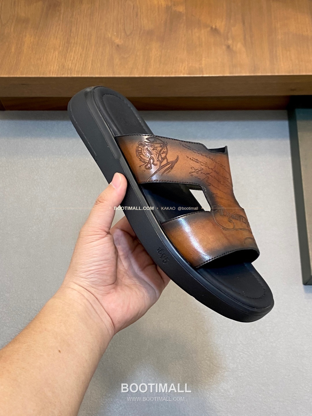 벨루티 베네치아가죽 핸드페인팅 슬립온 샌들 Berluti Venezia Calfskin Hand Painted Slip-On Sandals 4