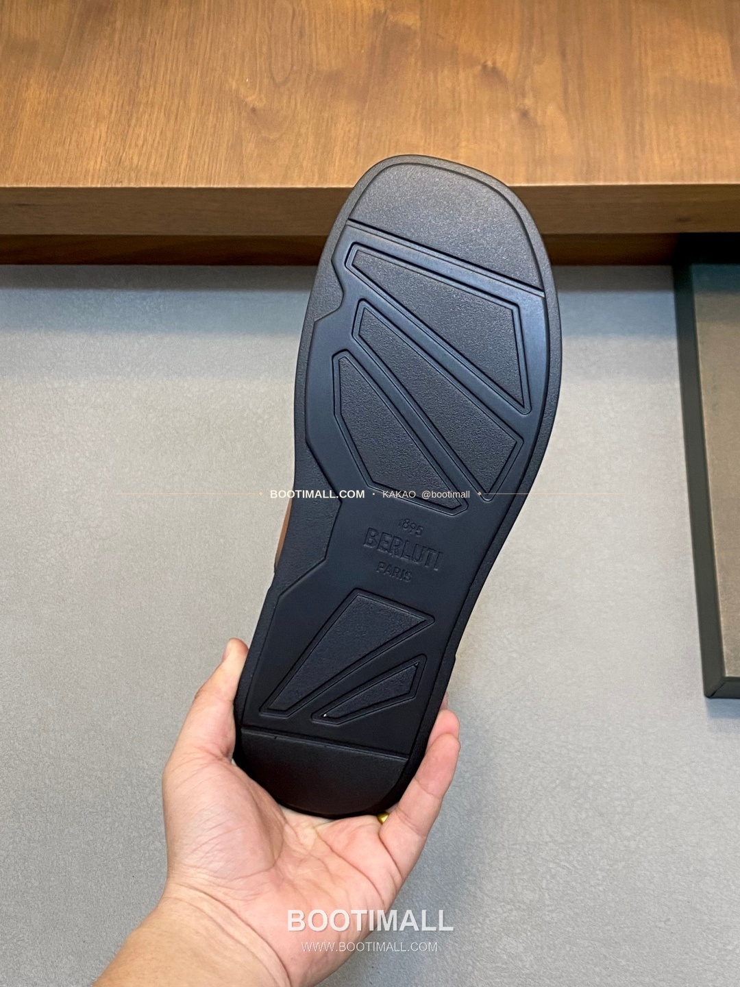 벨루티 베네치아가죽 핸드페인팅 슬립온 샌들 Berluti Venezia Calfskin Hand Painted Slip-On Sandals 8