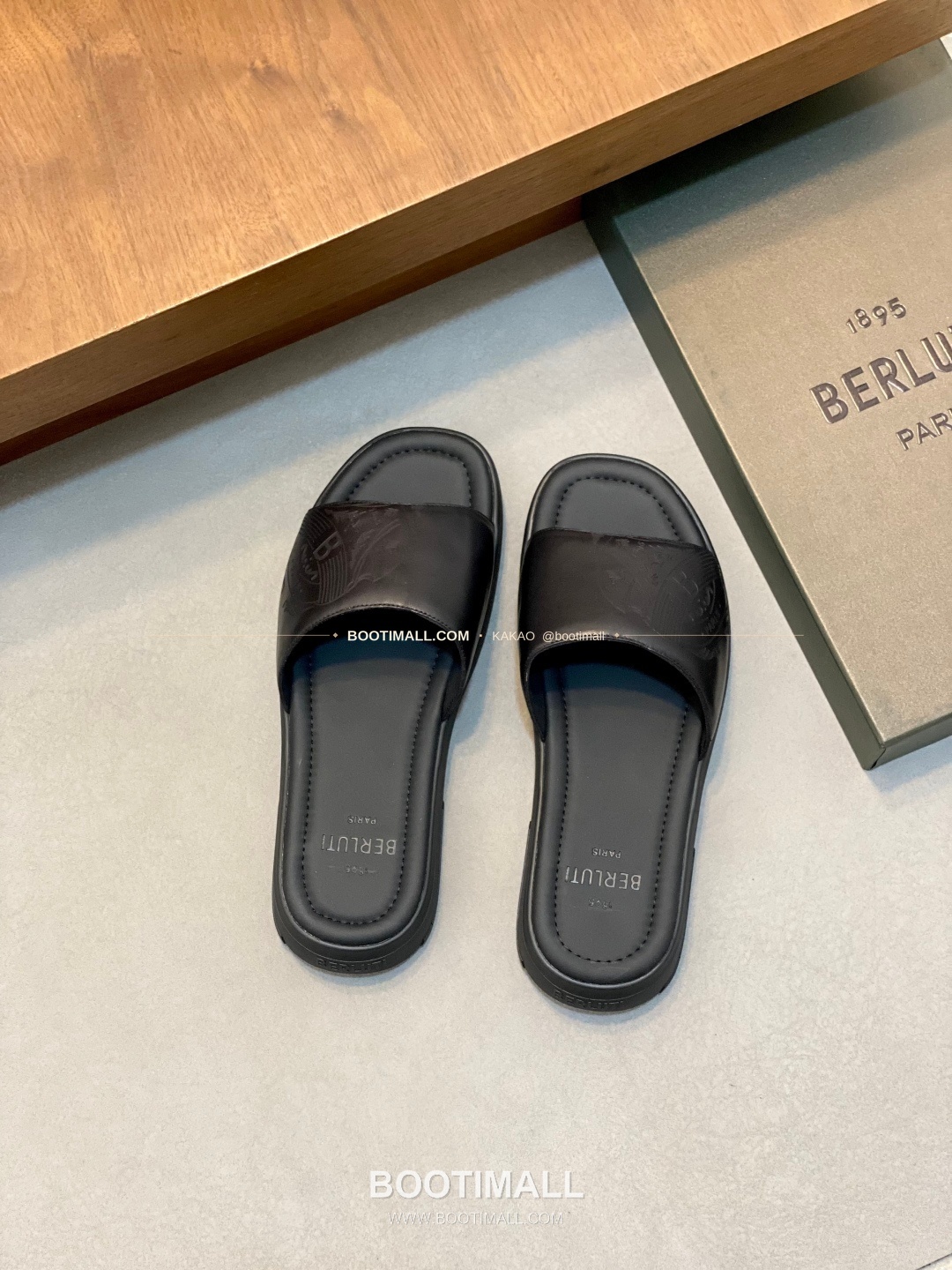 벨루티 베네치아가죽 핸드페인팅 슬라이드 샌들 블랙 Berluti Venezia Calfskin Hand Painted Slide Sandals 5