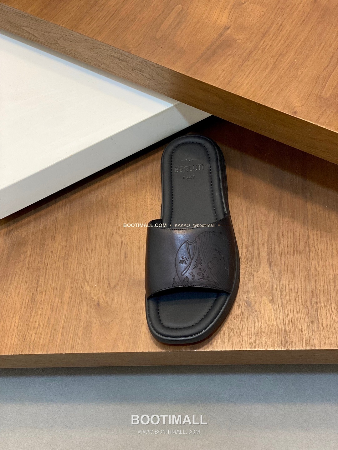 벨루티 베네치아가죽 핸드페인팅 슬라이드 샌들 블랙 Berluti Venezia Calfskin Hand Painted Slide Sandals 9