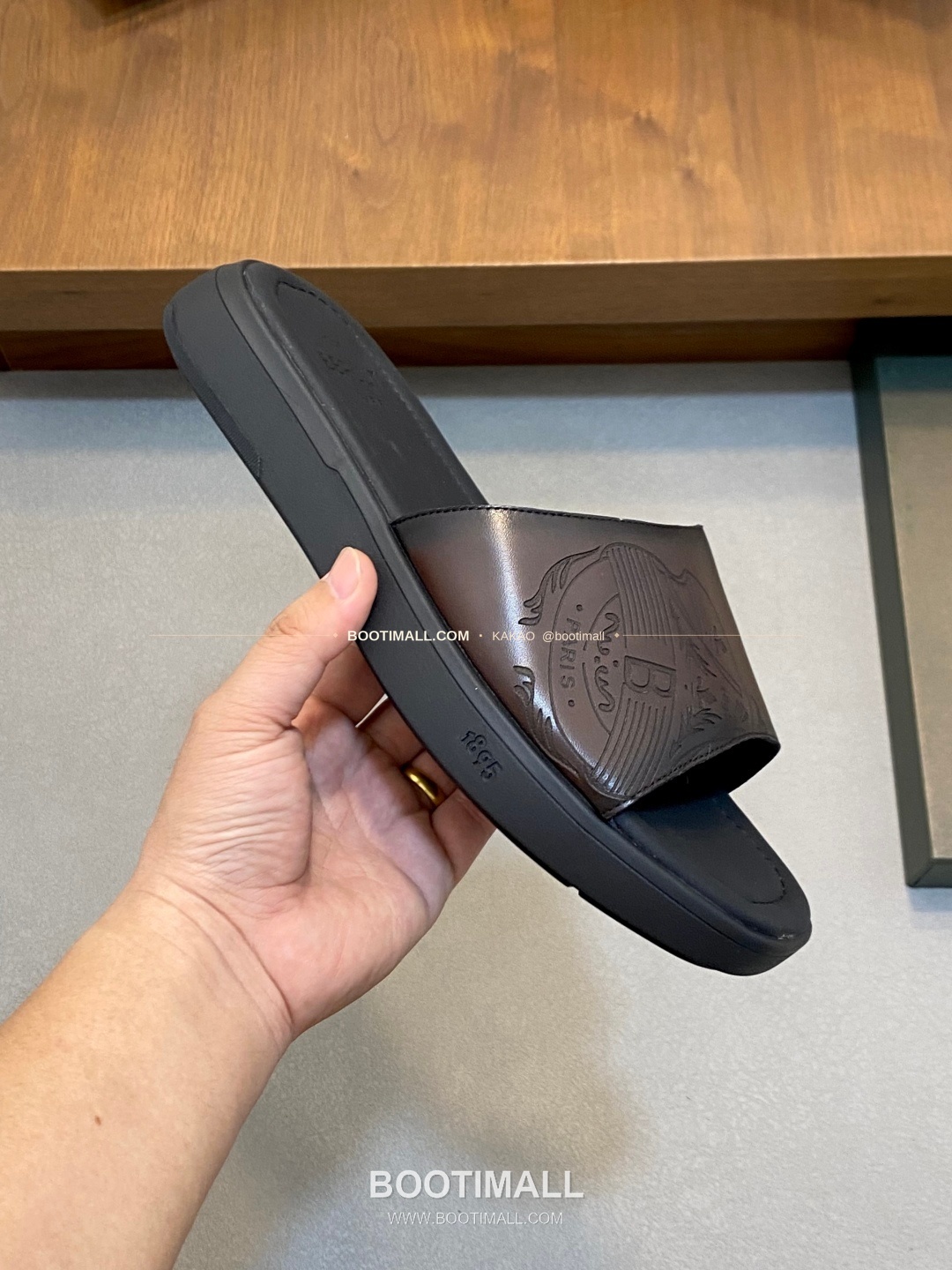 벨루티 베네치아가죽 핸드페인팅 슬라이드 샌들 브라운 Berluti Venezia Calfskin Hand Painted Slide Sandals 4