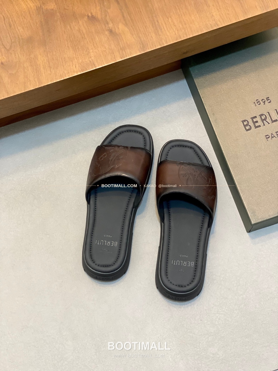 벨루티 베네치아가죽 핸드페인팅 슬라이드 샌들 브라운 Berluti Venezia Calfskin Hand Painted Slide Sandals 5