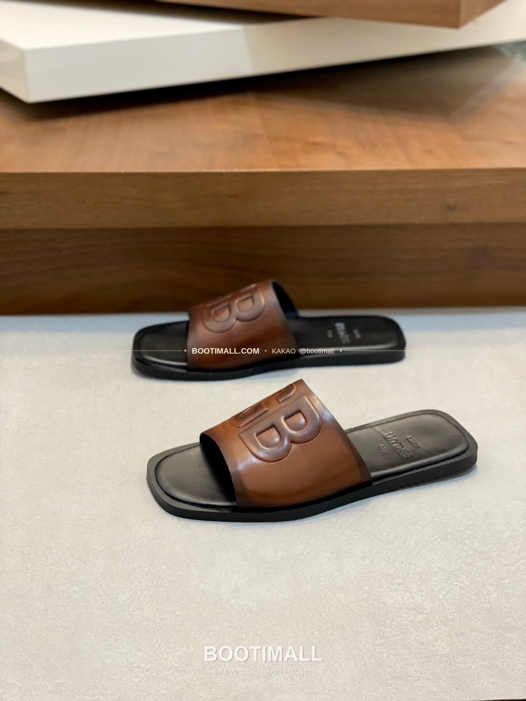 벨루티 베네치아가죽 핸드페인팅 슬라이드 샌들 브라운 Berluti Venezia Calfskin Hand Painted Slide Sandals 3