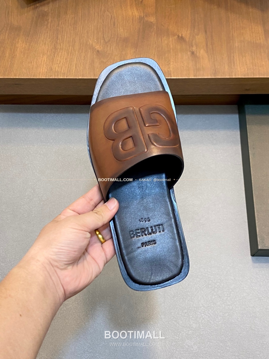 벨루티 베네치아가죽 핸드페인팅 슬라이드 샌들 브라운 Berluti Venezia Calfskin Hand Painted Slide Sandals 7