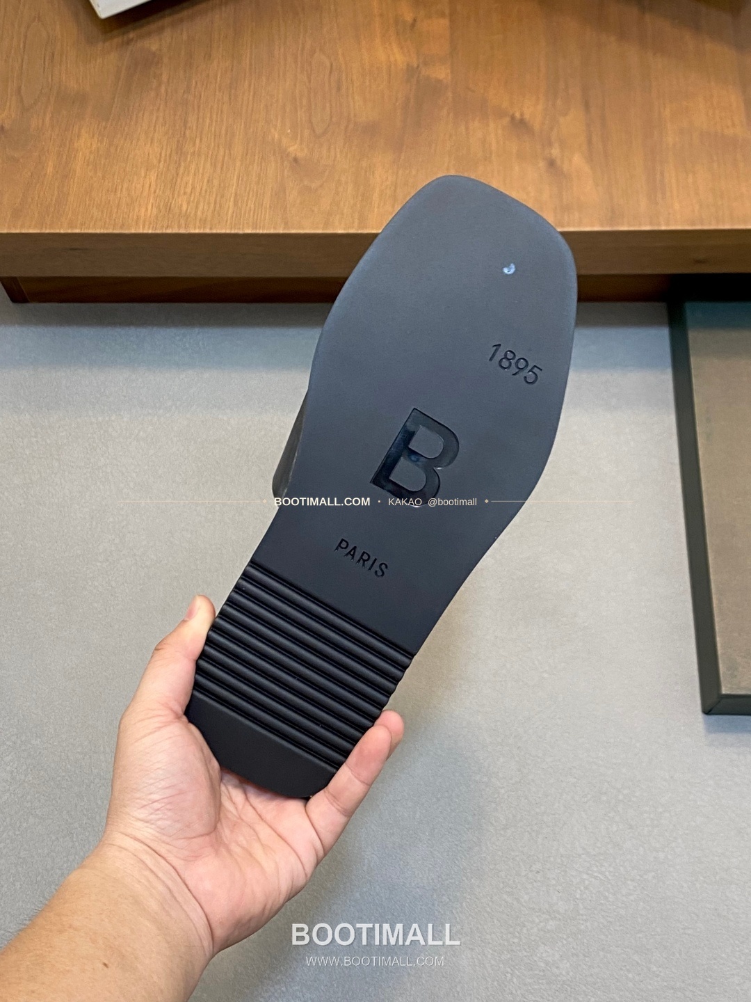 벨루티 베네치아가죽 핸드페인팅 슬라이드 샌들 블랙 Berluti Venezia Calfskin Hand Painted Slide Sandals 8