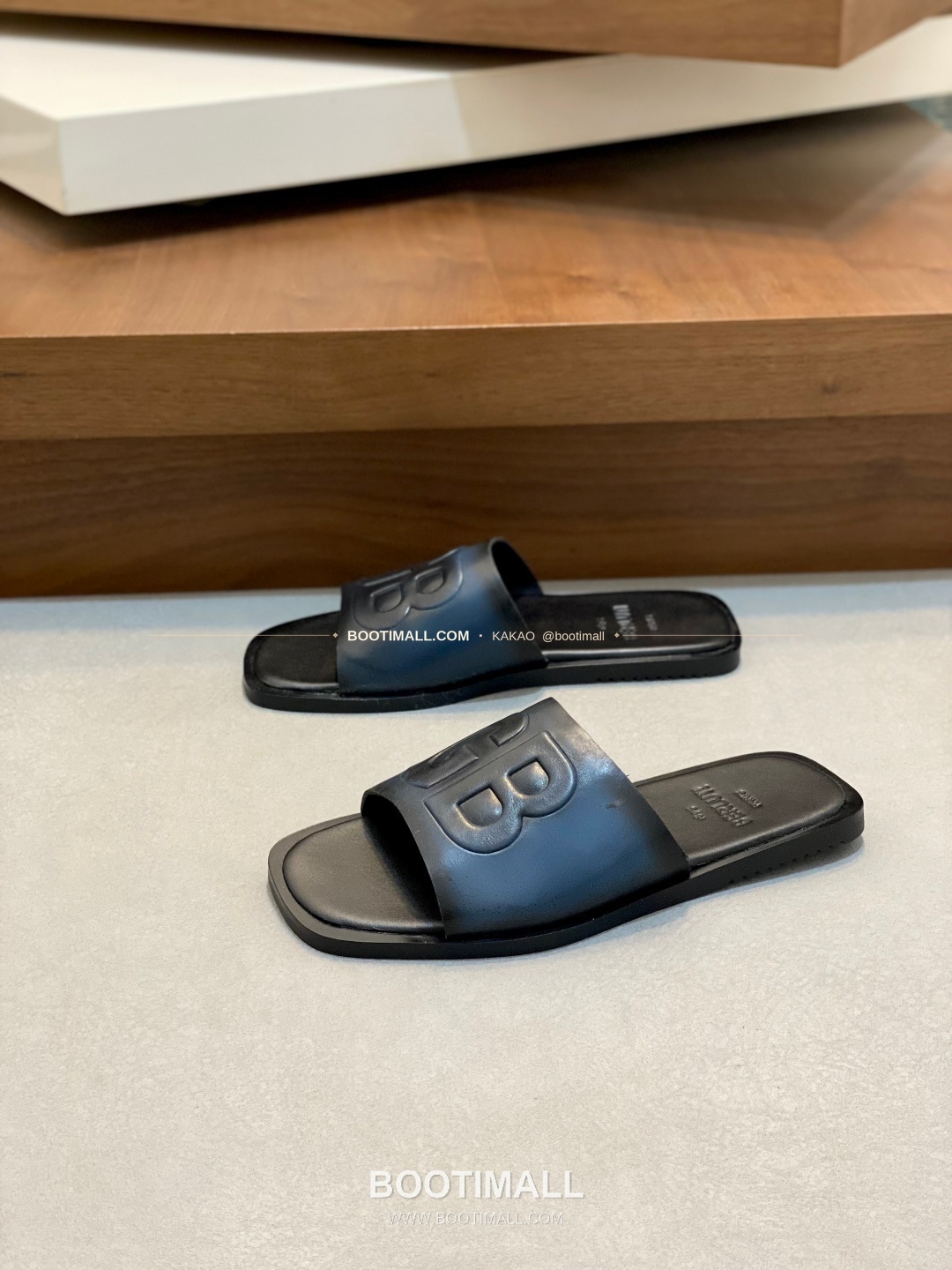 벨루티 베네치아가죽 핸드페인팅 슬라이드 샌들 네이비 Berluti Venezia Calfskin Hand Painted Slide Sandals 3