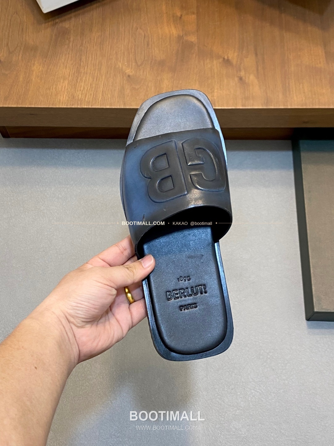 벨루티 베네치아가죽 핸드페인팅 슬라이드 샌들 네이비 Berluti Venezia Calfskin Hand Painted Slide Sandals 7