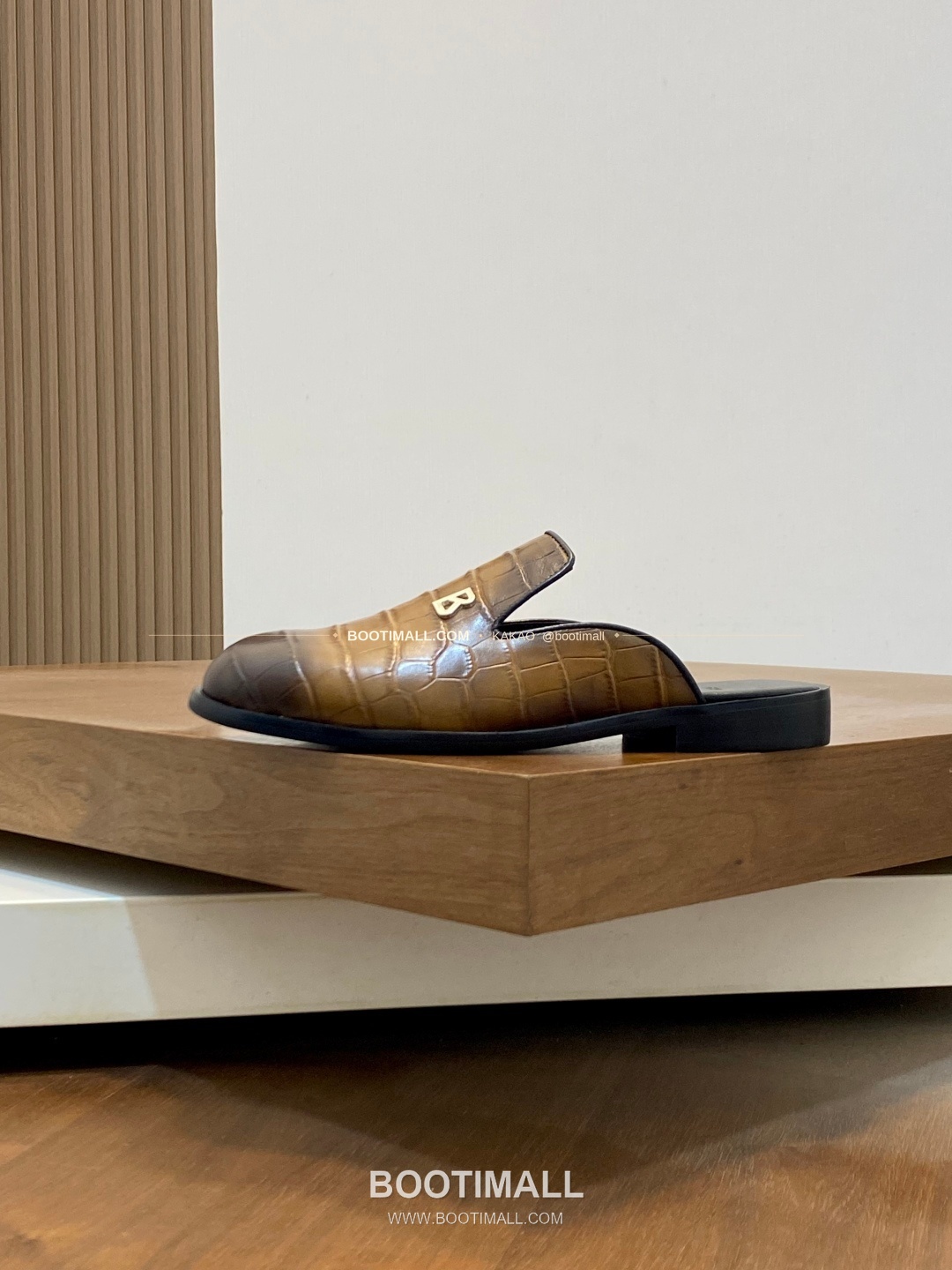 벨루티 송아지가죽 로고 슬립온 하프 샌들 브라운 Berluti Calfskin Logo Slip-On Half Sandals 2