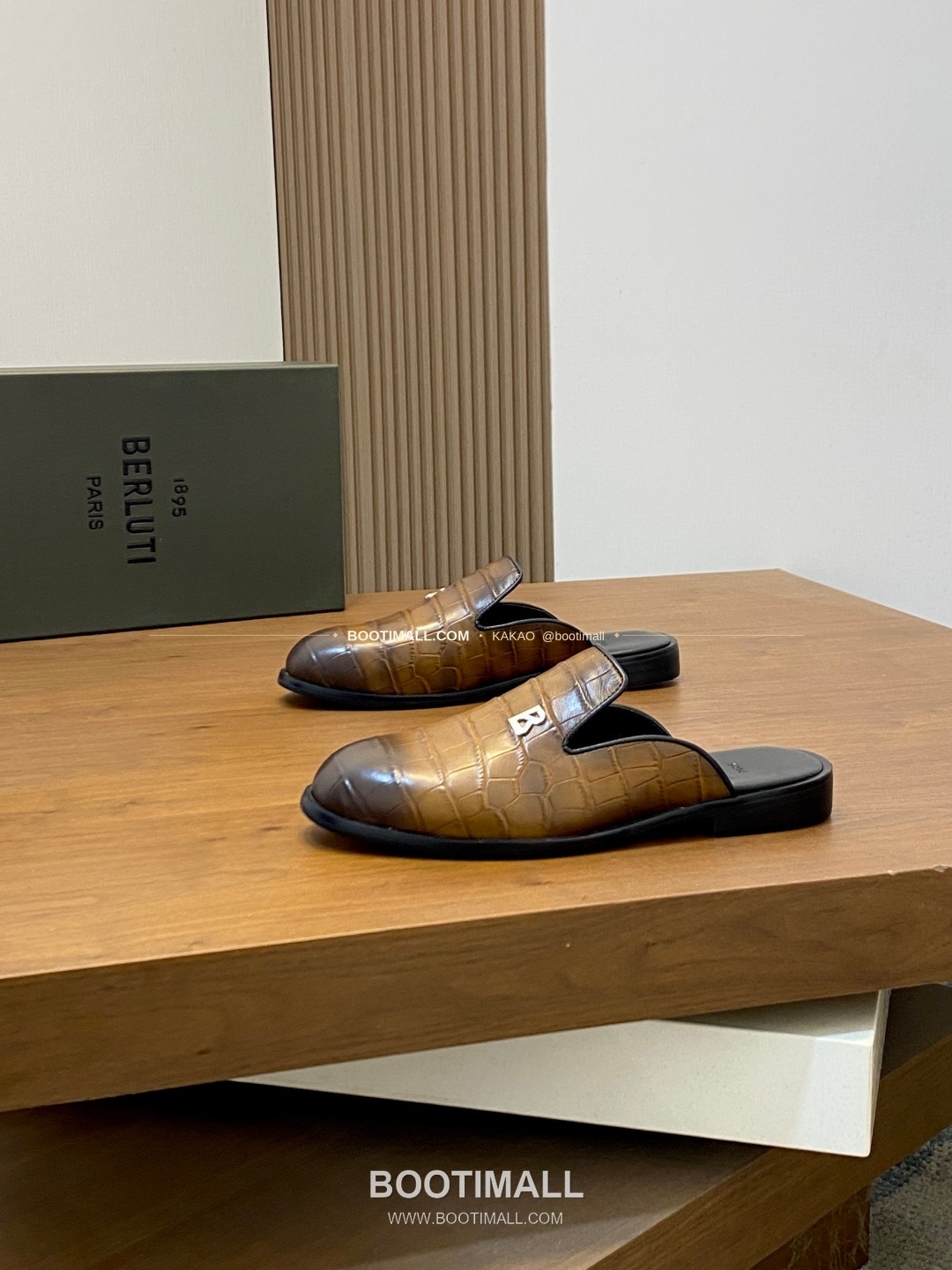 벨루티 송아지가죽 로고 슬립온 하프 샌들 브라운 Berluti Calfskin Logo Slip-On Half Sandals 3