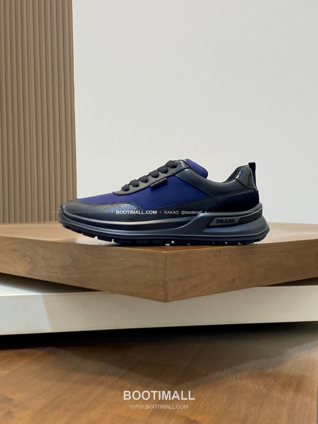 프라다 송아지가죽 나일론 믹스 로고 레이스업 스니커즈 네이비 Prada Calfskin Nylon Mix Logo Lace-Up Sneakers 2