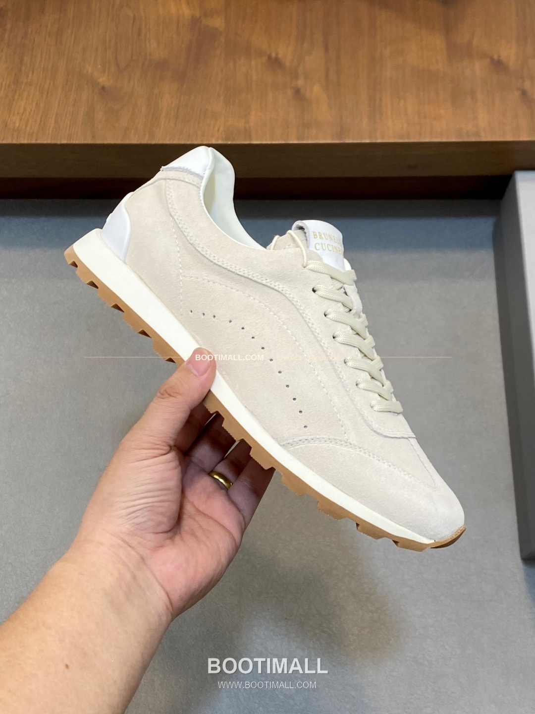 브루넬로쿠치넬리 송아지가죽 스웨이드 믹스 로고 레이스업 스니커즈 화이트 Brunello Cucinelli Calfskin Suede Mix Logo Lace-Up Sneakers 4