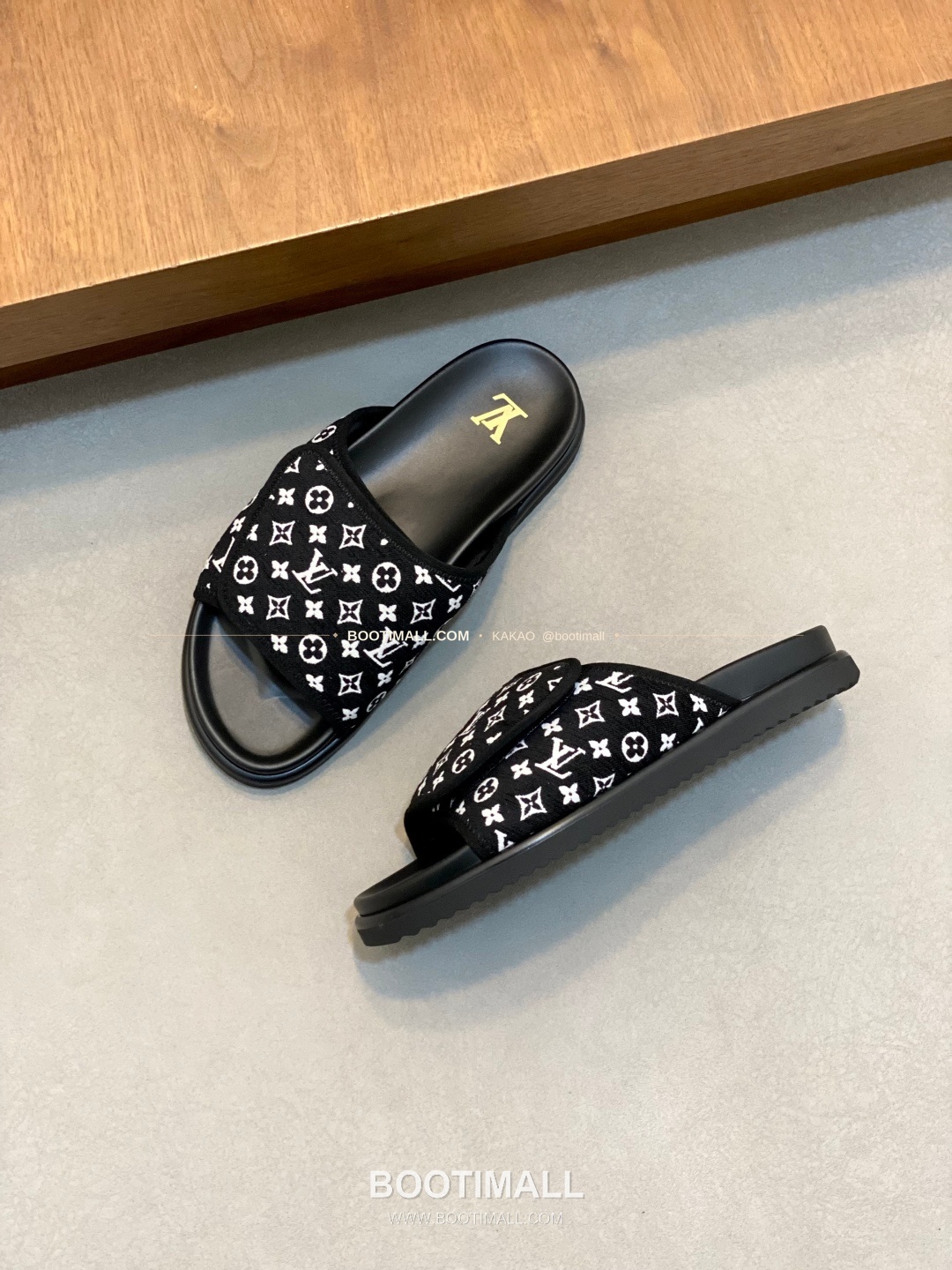 루이비통 모노그램 벨크로 패딩 슬라이드 샌들 Louis Vuitton Monogram Velcro Padded Slide Sandals 6