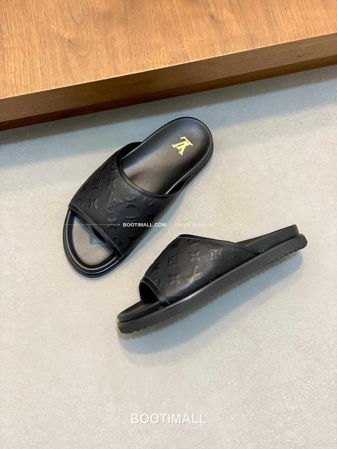 루이비통 모노그램 벨크로 패딩 슬라이드 샌들 Louis Vuitton Monogram Velcro Padded Slide Sandals 6