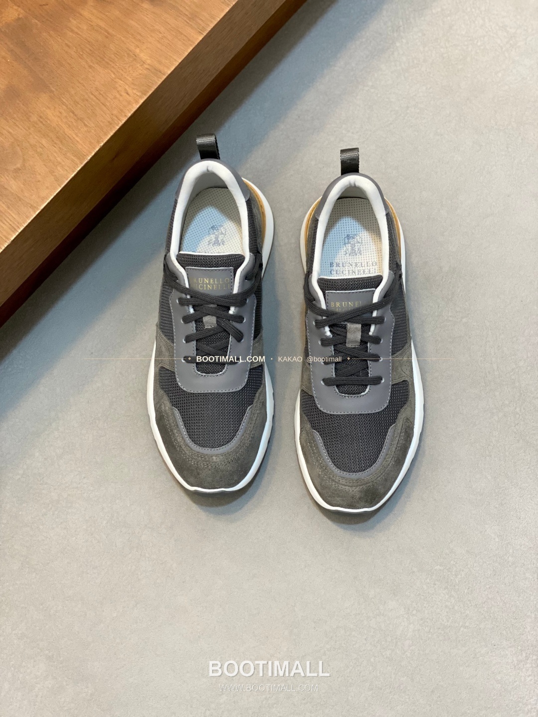 브루넬로쿠치넬리 캐시미어 스웨이드 펀칭 레이스업 스니커즈 그레이 Brunello Cucinelli Cashmere Suede Perforated Lace-Up Sneakers 1