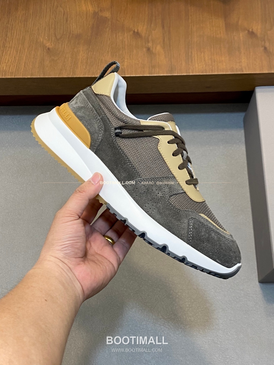 브루넬로쿠치넬리 캐시미어 스웨이드 펀칭 레이스업 스니커즈 Brunello Cucinelli Cashmere Suede Perforated Lace-Up Sneakers 4