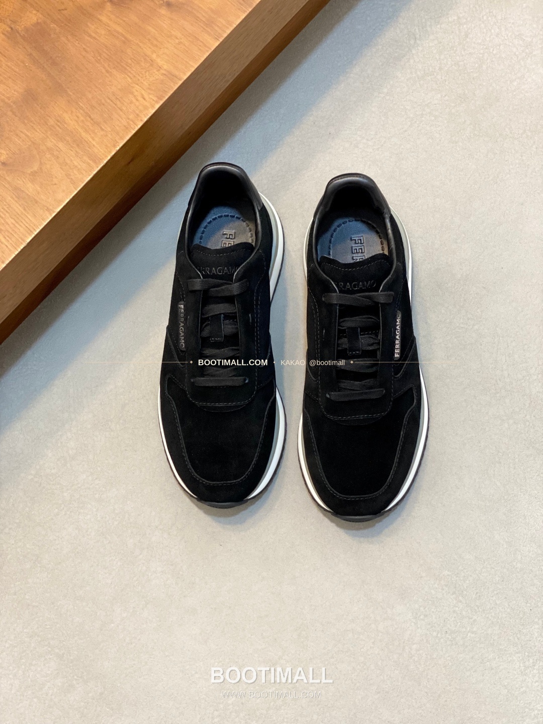 페레가모 스웨이드 레더 로고 히든레이스 스니커즈 블랙 Ferragamo Suede Leather Logo Hidden Lace Sneakers 1