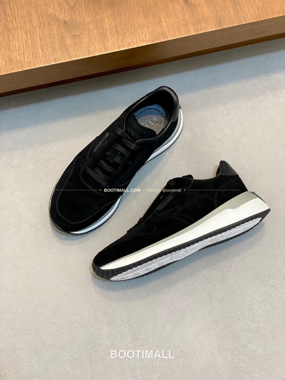 페레가모 스웨이드 레더 로고 히든레이스 스니커즈 블랙 Ferragamo Suede Leather Logo Hidden Lace Sneakers 5