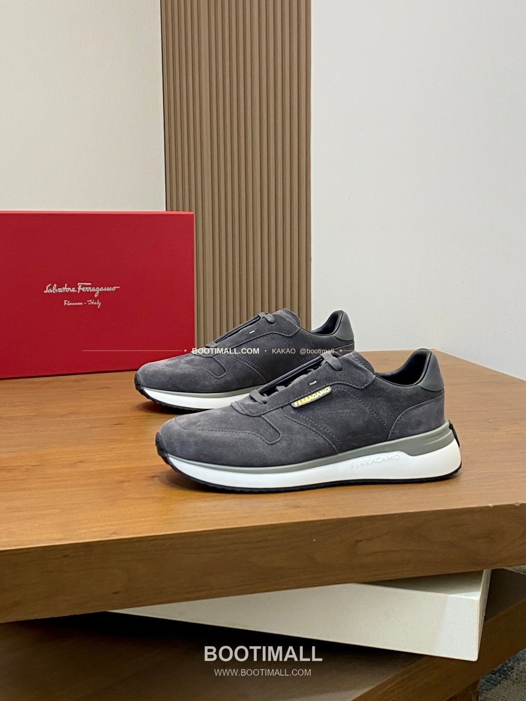 페레가모 스웨이드 레더 로고 히든레이스 스니커즈 그레이 Ferragamo Suede Leather Logo Hidden Lace Sneakers 3