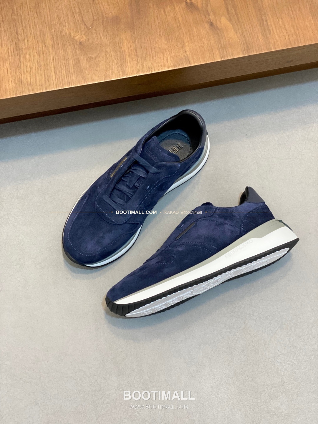 페레가모 스웨이드 레더 로고 히든레이스 스니커즈 네이비 Ferragamo Suede Leather Logo Hidden Lace Sneakers 5