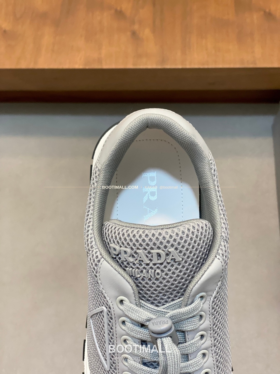 프라다 테크패브릭 송아지가죽 기하학 스티치 로고 레이스업 스니커즈 그레이 Prada Tech Fabric Calfskin Geometric Stitch Logo Lace-Up Sneakers 7