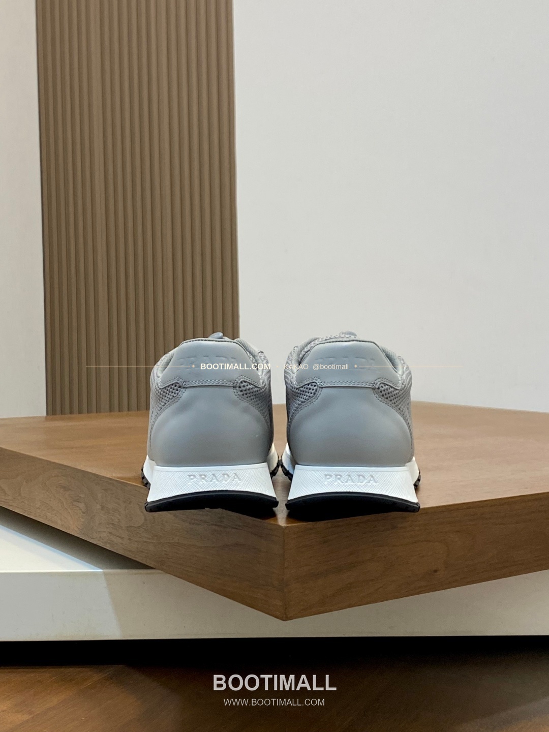 프라다 테크패브릭 송아지가죽 기하학 스티치 로고 레이스업 스니커즈 그레이 Prada Tech Fabric Calfskin Geometric Stitch Logo Lace-Up Sneakers 8