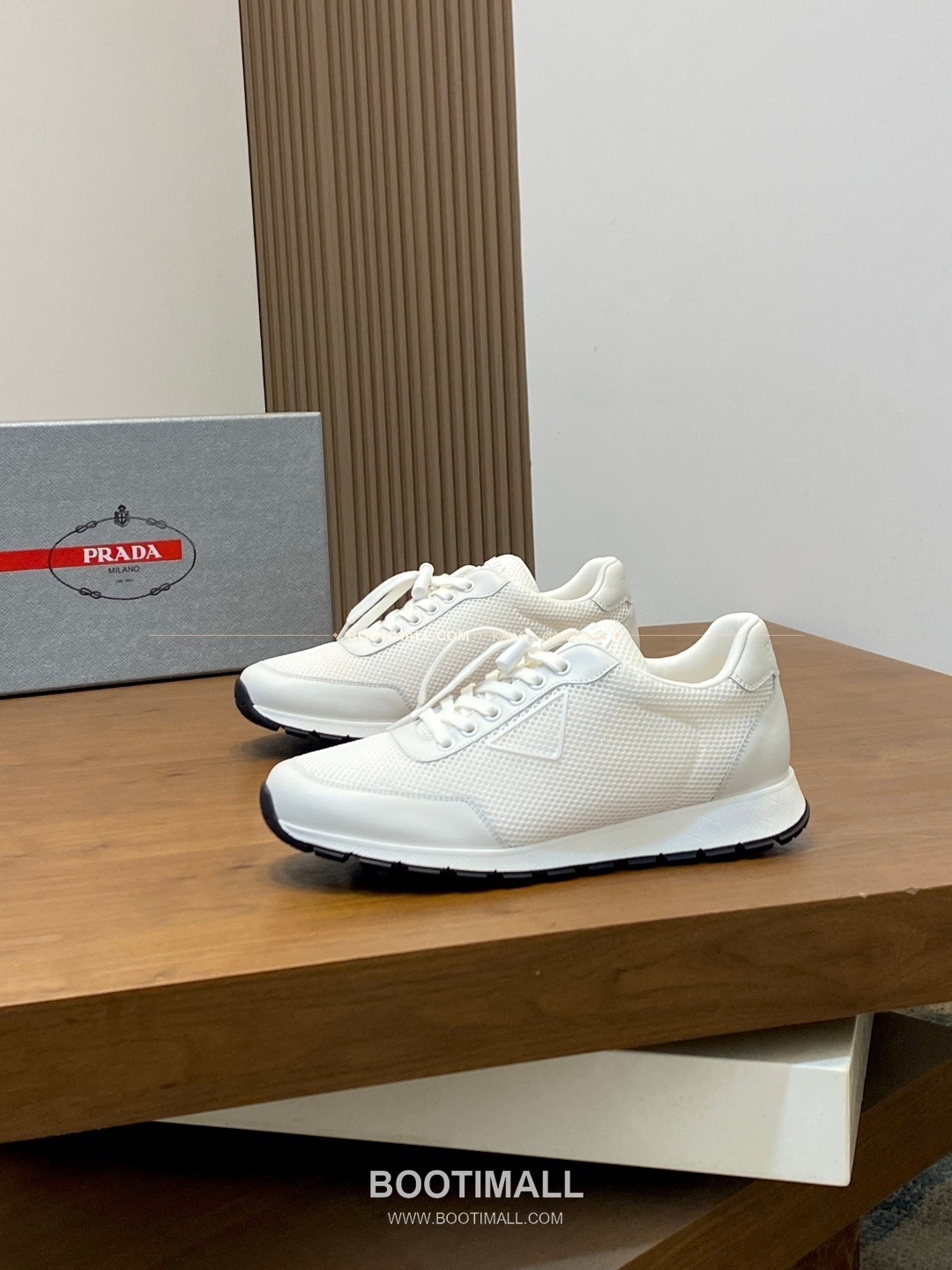 프라다 테크패브릭 송아지가죽 기하학 스티치 로고 레이스업 스니커즈 화이트 Prada Tech Fabric Calfskin Geometric Stitch Logo Lace-Up Sneakers 3