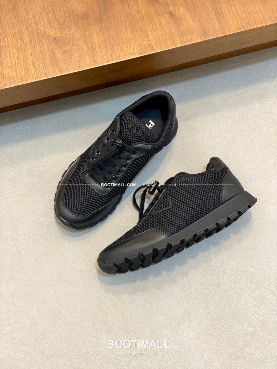 프라다 테크패브릭 송아지가죽 기하학 스티치 로고 레이스업 스니커즈 블랙 Prada Tech Fabric Calfskin Geometric Stitch Logo Lace-Up Sneakers 5