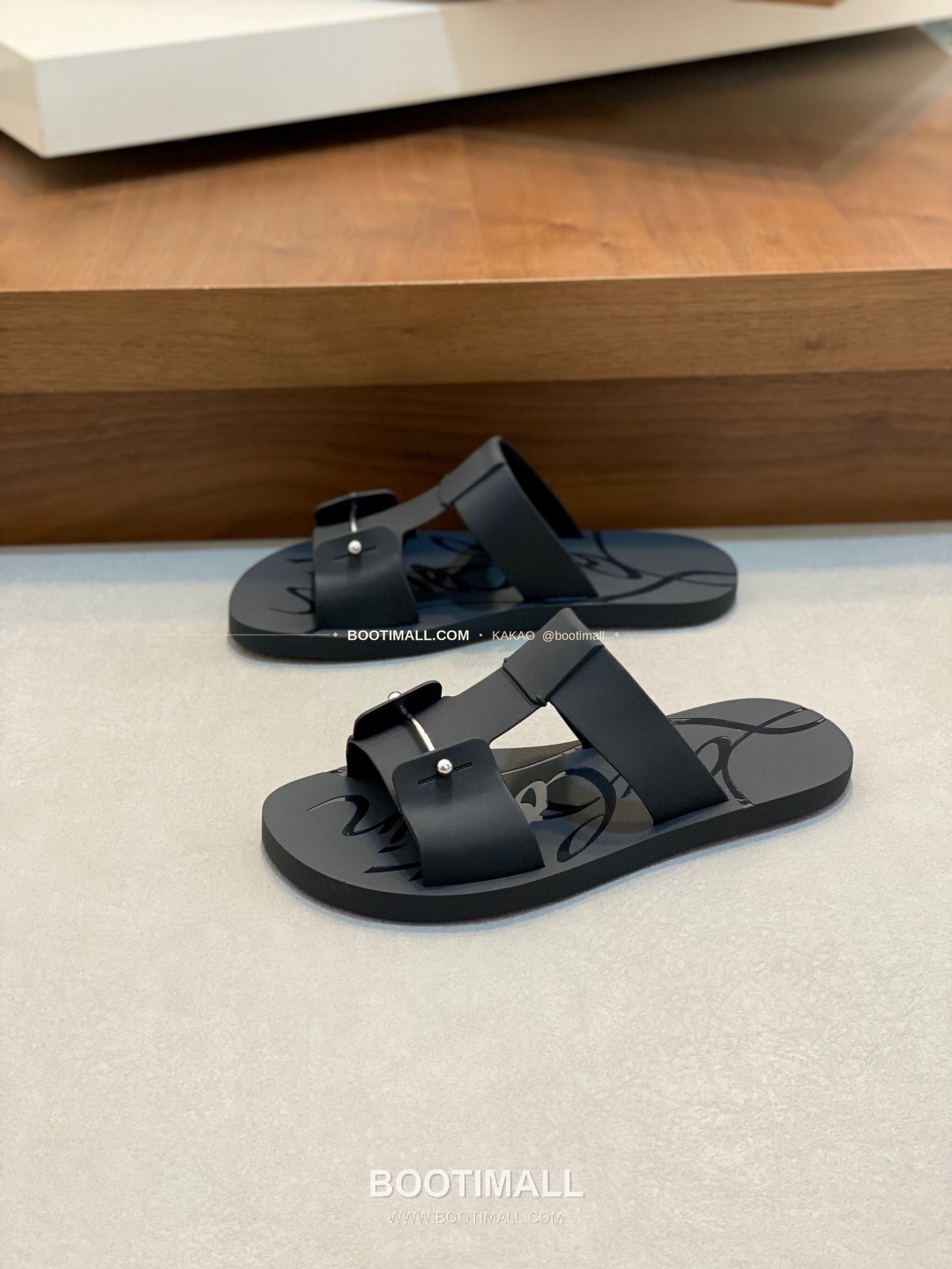 크리스찬루부탱 스트랩 로고 샌들 블랙 Christian Louboutin Strap Logo Sandals 3