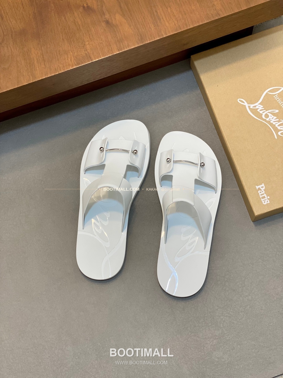 크리스찬루부탱 스트랩 로고 샌들 화이트 Christian Louboutin Strap Logo Sandals 5