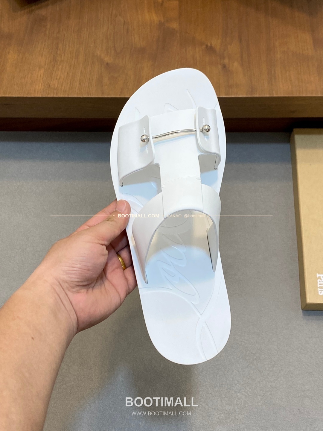 크리스찬루부탱 스트랩 로고 샌들 화이트 Christian Louboutin Strap Logo Sandals 7